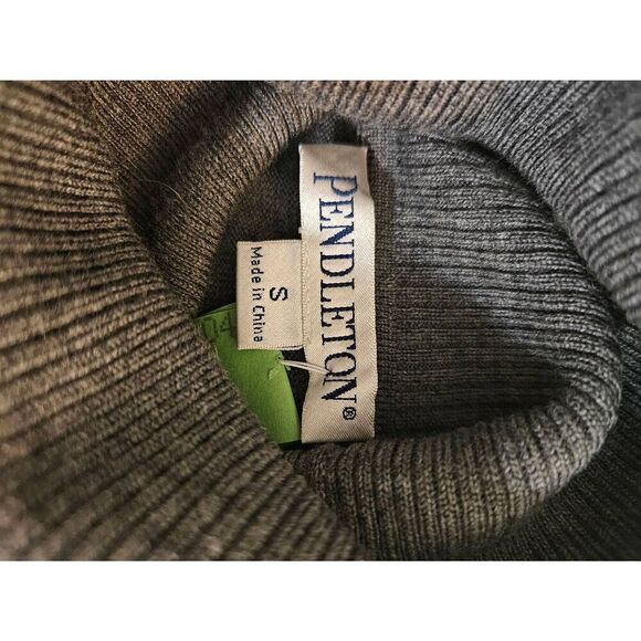 Pendleton wool plaid shirt with turtleneck set. Size S/M. - Picture 8 of 8